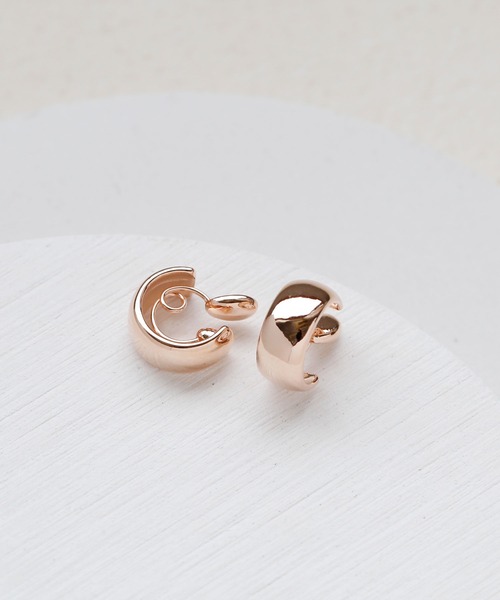colleca la(コレカラ)の「miniループフィット・プランプフープイヤリング(イヤリング・レディース・シルバー/ゴールド/ピンクゴールド・フリ-)」の3枚目の写真