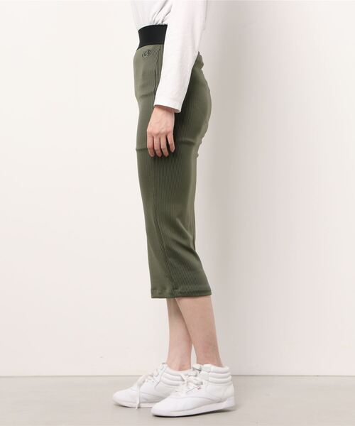 Reebok(リーボック)の「カーディB リブスカート / Cardi B Rib Skirt(スカート・レディース・ブラック/レッド系その他・SMALL/MEDIUM/LARGE/X-LARGE)」の3枚目の写真