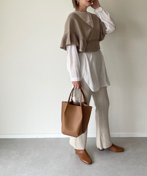 y/m by misato(イムバイミサト)の「幾何学柄ジャガードフレアパンツ(その他パンツ・レディース・ブラック/ベージュ・FREE)」の7枚目の写真