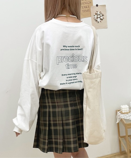 apres jour(アプレジュール)の「BIGスリット入りロンT【ZOZOTOWN限定アイテム】(Tシャツ/カットソー・レディース・グリーン/アイボリー/ブラック系その他/オフホワイト/ブルー/ラベンダー/ホワイト系その他2/ホワイト系その他・X-LARGE/フリー)」の2枚目の写真
