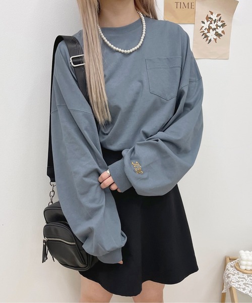 apres jour(アプレジュール)の「BIGスリット入りロンT【ZOZOTOWN限定アイテム】(Tシャツ/カットソー・レディース・グリーン/アイボリー/ブラック系その他/オフホワイト/ブルー/ラベンダー/ホワイト系その他2/ホワイト系その他・X-LARGE/フリー)」の1枚目の写真