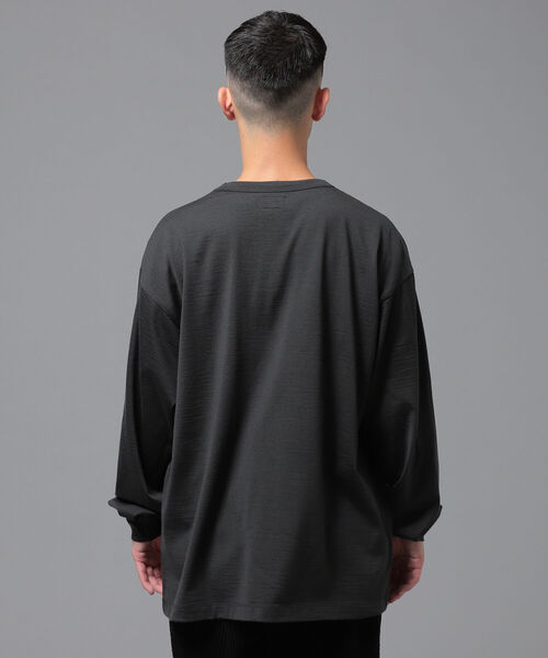 BEAMS（ビームス）の「BEAMS / ウォッシャブル ウール ロングスリーブ Tシャツ（Tシャツ/カットソー・メンズ・オフホワイト/ライトブラック・SMALL/MEDIUM/LARGE/X-LARGE）」の20枚目の写真