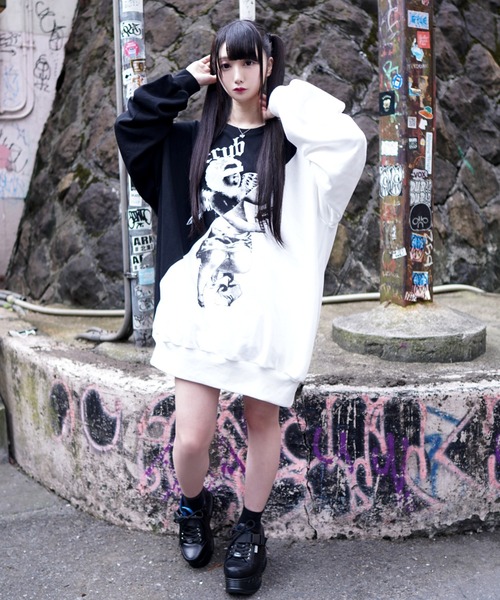 TRAVAS TOKYO（トラバス トウキョウ）の「『TRAVAS TOKYO/トラバス トーキョー』Cherub Bi-color PO/オーバーサイズ バイカラープルオーバー スウェットシャツ（スウェット・レディース・ブラック×グレー/ブラック×ホワイト・FREE）」の5枚目の写真