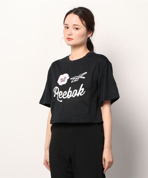 Reebok(リーボック)の「クラシックス グラフィック Tシャツ / Classics Graphic T-Shirt(Tシャツ/カットソー・レディース・ブラック×ブラック・MEDIUM/SMALL/LARGE/X-LARGE)」の3枚目の写真