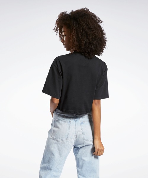 Reebok(リーボック)の「クラシックス グラフィック Tシャツ / Classics Graphic T-Shirt(Tシャツ/カットソー・レディース・ブラック×ブラック・MEDIUM/SMALL/LARGE/X-LARGE)」の4枚目の写真