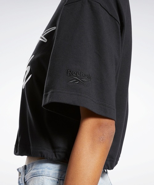 Reebok(リーボック)の「クラシックス グラフィック Tシャツ / Classics Graphic T-Shirt(Tシャツ/カットソー・レディース・ブラック×ブラック・MEDIUM/SMALL/LARGE/X-LARGE)」の8枚目の写真