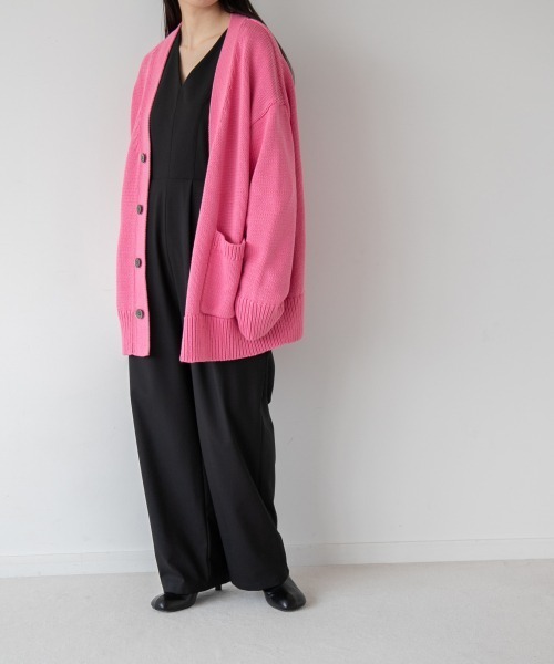 yuw（ユウ）の「UNISEX BIG CARDIGAN　217881（カーディガン/ボレロ・レディース・アイボリー/ブラック/ブルー/ピンク・FREE）」の8枚目の写真