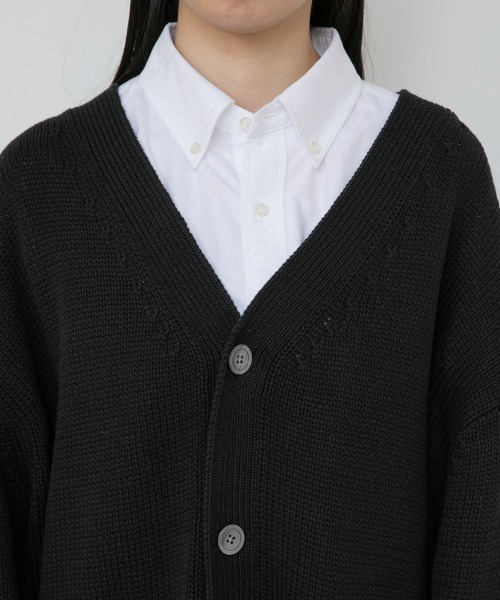 yuw（ユウ）の「UNISEX BIG CARDIGAN　217881（カーディガン/ボレロ・レディース・アイボリー/ブラック/ブルー/ピンク・FREE）」の7枚目の写真