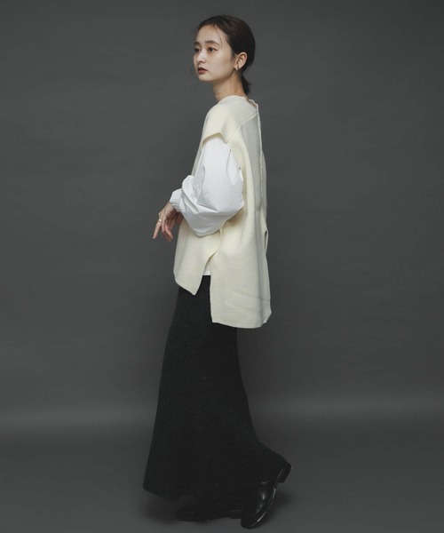 SENSE OF PLACE by URBAN RESEARCH（センスオブプレイスバイアーバンリサーチ）の「バックスリットニットベスト（ニット/セーター・レディース・ライトブルー/ブラック/アイボリー/モカ・ONE）」の15枚目の写真