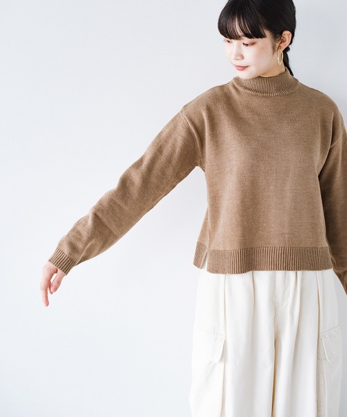 haco!（ハコ）の「パッと着て今っぽかわいい！バランスよく見える短め丈のシンプルモックネックニット（ニット/セーター・レディース・ブラック/ライトブラウン/レンガ・SMALL/MEDIUM/LARGE/X-LARGE）」の17枚目の写真