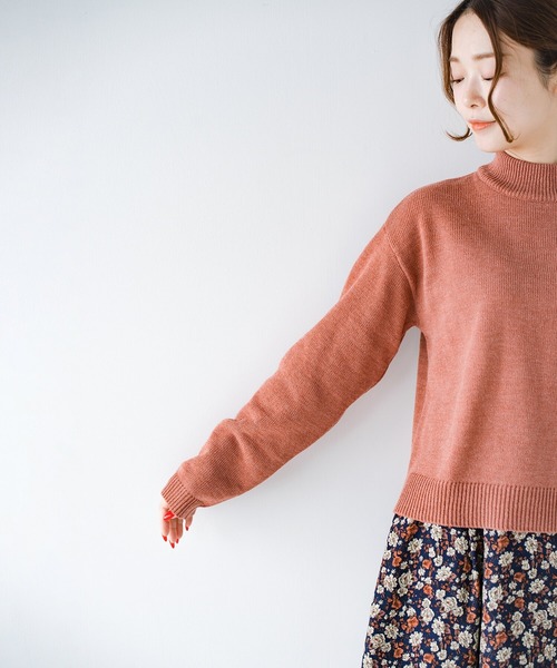 haco!（ハコ）の「パッと着て今っぽかわいい！バランスよく見える短め丈のシンプルモックネックニット（ニット/セーター・レディース・ブラック/ライトブラウン/レンガ・SMALL/MEDIUM/LARGE/X-LARGE）」の18枚目の写真