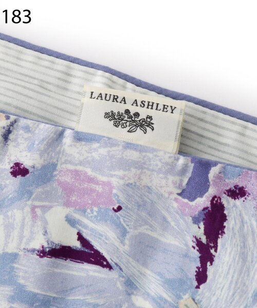 コスモス柄ピローケース（寝具）｜LAURA ASHLEY（ローラ