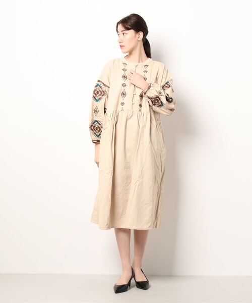 チャイハネ(チャイハネ)の「【チャイハネ】yul オルテガ柄刺繍ワンピース(ワンピース・レディース・ホワイト/ブラウン/グリーン・FREE)」の5枚目の写真