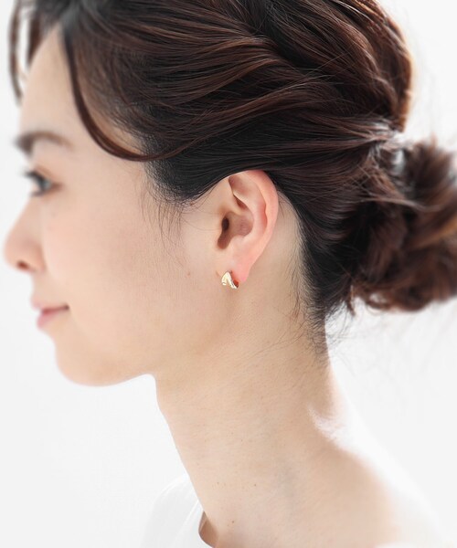 COCOSHNIK(ココシュニック)の「K10ホロウ フープピアス(ピアス(両耳用)・レディース・ホワイト系その他7・00)」の8枚目の写真