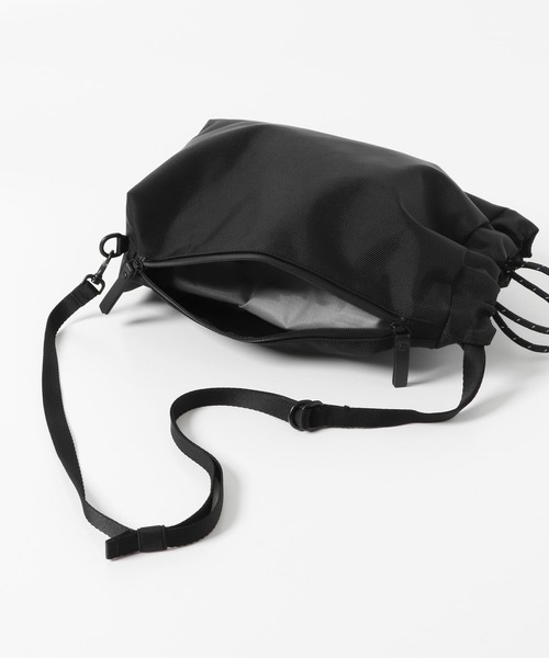 GEAR3(ギアスリー)の「『別注』GEAR3×DOORS 3way shoulder bag(ショルダーバッグ・メンズ・ブラック・ONE)」の5枚目の写真