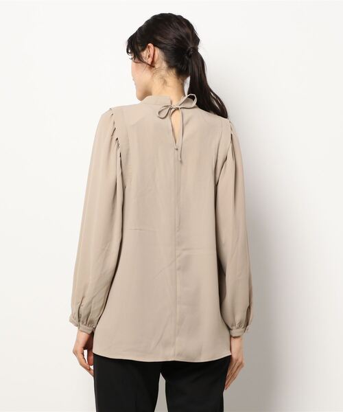 libelle more（リベル モア）の「ショルダータックブラウス（シャツ/ブラウス・レディース・ブラック/ベージュ/オフホワイト・M/L）」の17枚目の写真