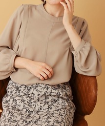 ショルダータックブラウス