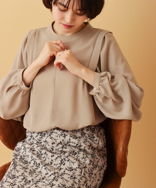 libelle more（リベル モア）の「ショルダータックブラウス（シャツ/ブラウス・レディース・ブラック/ベージュ/オフホワイト・M/L）」の15枚目の写真