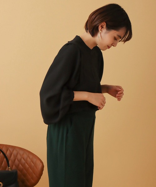 libelle more（リベル モア）の「ショルダータックブラウス（シャツ/ブラウス・レディース・ブラック/ベージュ/オフホワイト・M/L）」の18枚目の写真