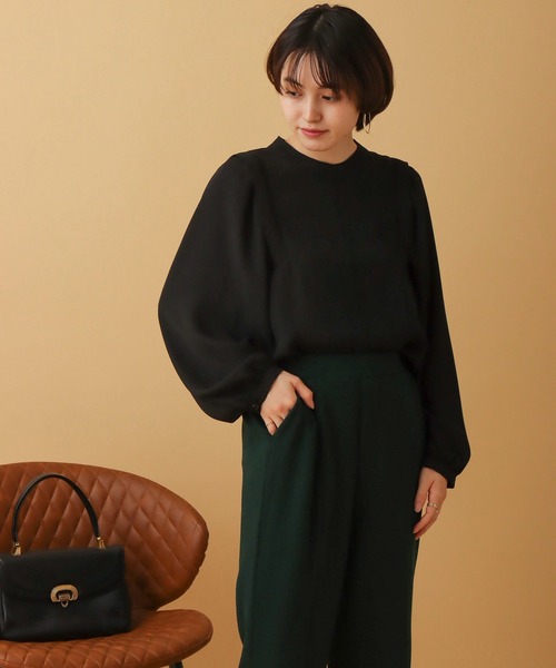 libelle more（リベル モア）の「ショルダータックブラウス（シャツ/ブラウス・レディース・ブラック/ベージュ/オフホワイト・M/L）」の8枚目の写真