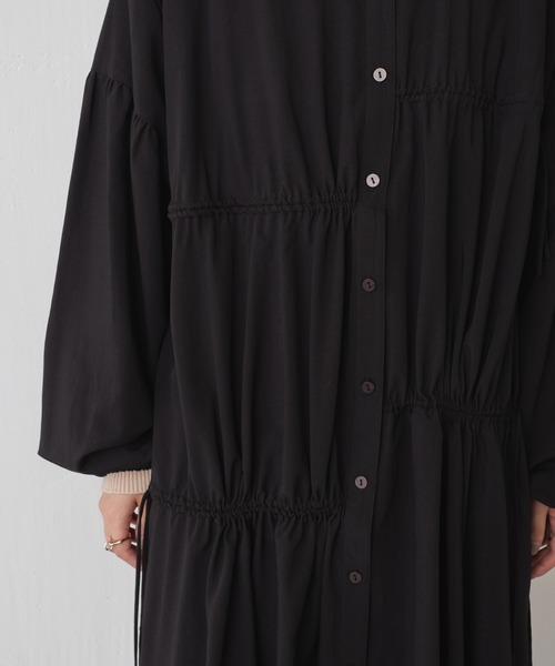 Kastane（カスタネ）の「紐付きギャザーミニワンピース（ワンピース・レディース・ブラック/モカ・FREE）」の18枚目の写真