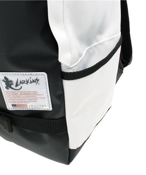 VENCEEXCHANGE（ヴァンスエクスチェンジ）の「LARKINSラーキンス　 ROUND BACKPACK                （バックパック/リュック・メンズ・ダークグリーン/ブラック/ホワイト/ネイビー・FREE）」の19枚目の写真