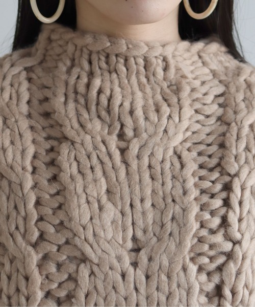 vingtrois（バントロア）の「【vingtrois】前後2WAYハンドメイドハイネックケーブルニットベストトップス（ニット/セーター・レディース・アイボリー/ベージュ・M）」の10枚目の写真