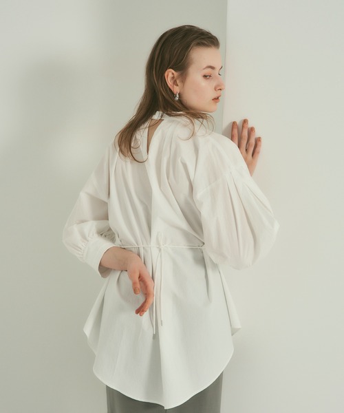 PUBLIC TOKYO（パブリックトウキョウ）の「【岐阜県産】ボリュームスリーブアシメヘムブラウス/オーバーサイズシャツ/ウォッシャブル（シャツ/ブラウス・レディース・ホワイト/ブラック/ミント・FREE）」の4枚目の写真