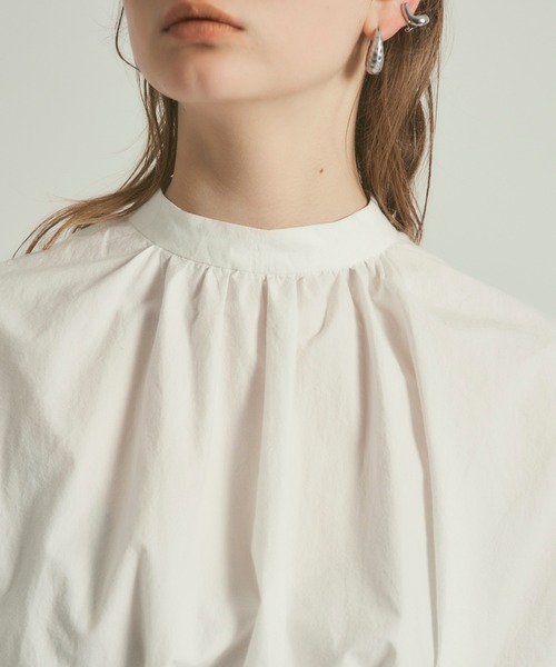 PUBLIC TOKYO（パブリックトウキョウ）の「【岐阜県産】ボリュームスリーブアシメヘムブラウス/オーバーサイズシャツ/ウォッシャブル（シャツ/ブラウス・レディース・ホワイト/ブラック/ミント・FREE）」の8枚目の写真