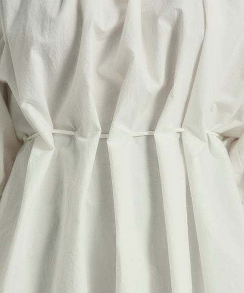 PUBLIC TOKYO（パブリックトウキョウ）の「【岐阜県産】ボリュームスリーブアシメヘムブラウス/オーバーサイズシャツ/ウォッシャブル（シャツ/ブラウス・レディース・ホワイト/ブラック/ミント・FREE）」の9枚目の写真