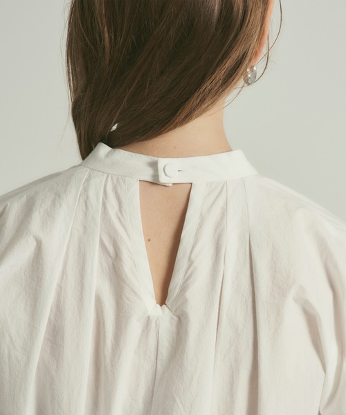 PUBLIC TOKYO（パブリックトウキョウ）の「【岐阜県産】ボリュームスリーブアシメヘムブラウス/オーバーサイズシャツ/ウォッシャブル（シャツ/ブラウス・レディース・ホワイト/ブラック/ミント・FREE）」の11枚目の写真