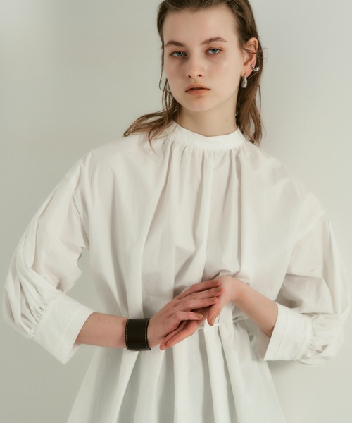 PUBLIC TOKYO（パブリックトウキョウ）の「【岐阜県産】ボリュームスリーブアシメヘムブラウス/オーバーサイズシャツ/ウォッシャブル（シャツ/ブラウス・レディース・ホワイト/ブラック/ミント・FREE）」の17枚目の写真