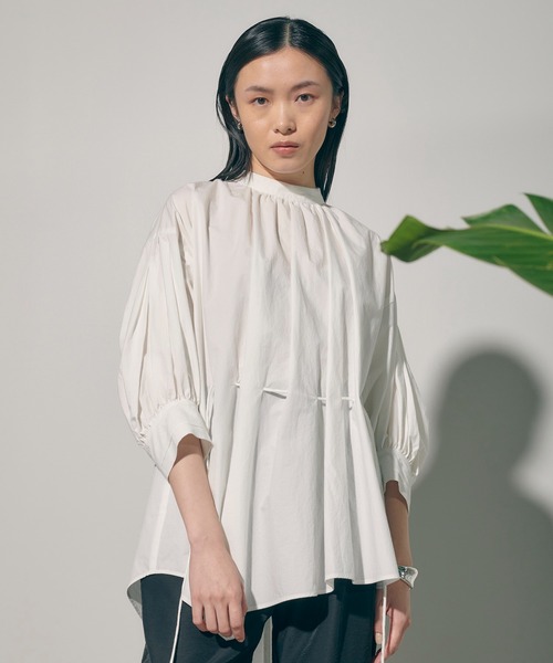 PUBLIC TOKYO（パブリックトウキョウ）の「【岐阜県産】ボリュームスリーブアシメヘムブラウス/オーバーサイズシャツ/ウォッシャブル（シャツ/ブラウス・レディース・ホワイト/ブラック/ミント・FREE）」の18枚目の写真