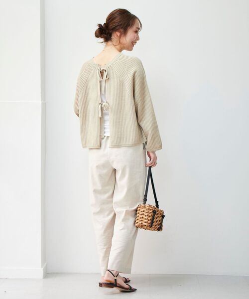 le.coeur blanc(ルクールブラン)の「バックシャンホールガーメント針抜きニット(ニット/セーター・レディース・ベージュ/モカ・38)」の13枚目の写真
