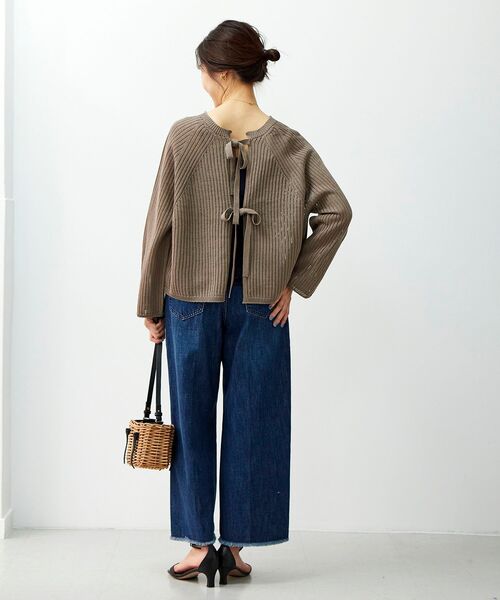 le.coeur blanc(ルクールブラン)の「バックシャンホールガーメント針抜きニット(ニット/セーター・レディース・ベージュ/モカ・38)」の21枚目の写真