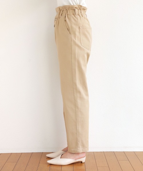 andme(アンドミー)の「コットンツイルウエストギャザーストレートパンツ(その他パンツ・レディース・ブラック/ベージュ/オフホワイト/グリーン・S/M/L)」の11枚目の写真