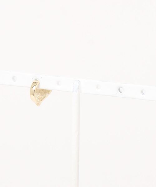 flower（フラワー）の「プチラブリーピアス（ピアス（両耳用）・レディース・ゴールド・FREE）」の2枚目の写真