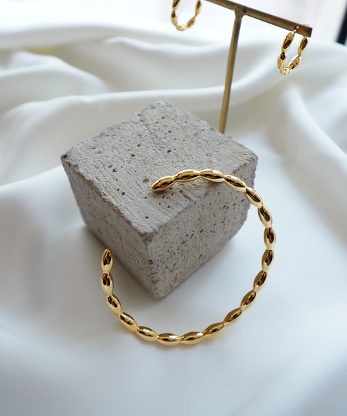 Jenny BY IMMANOEL（ジェニーバイイマノエル）の「バンピーバングル（ブレスレット・レディース・シルバー/ゴールド・FREE）」の5枚目の写真