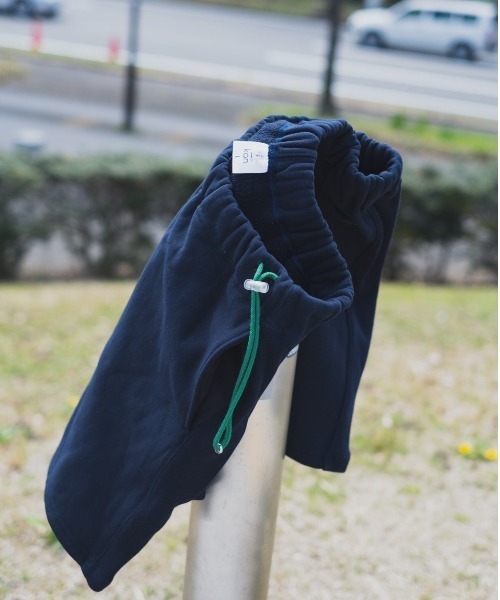 BEAVER（ビーバー）の「KAN/カン　別注 KAN SWEAT SHORTS　【YOKOZUNA SHORTS/ヨコヅナショーツ】（スウェットパンツ・メンズ・ネイビー/オフホワイト/オリーブ・MEDIUM/LARGE）」の5枚目の写真