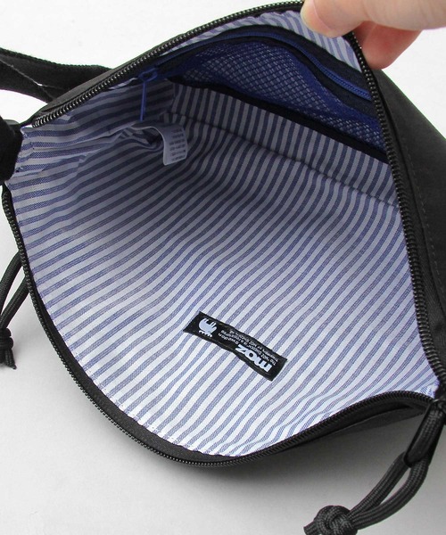 moz（モズ）の「リフレクトチャーム付き メランジコンビ素材 サコッシュバッグ（ショルダーバッグ・レディース・ブラック・FREE）」の13枚目の写真