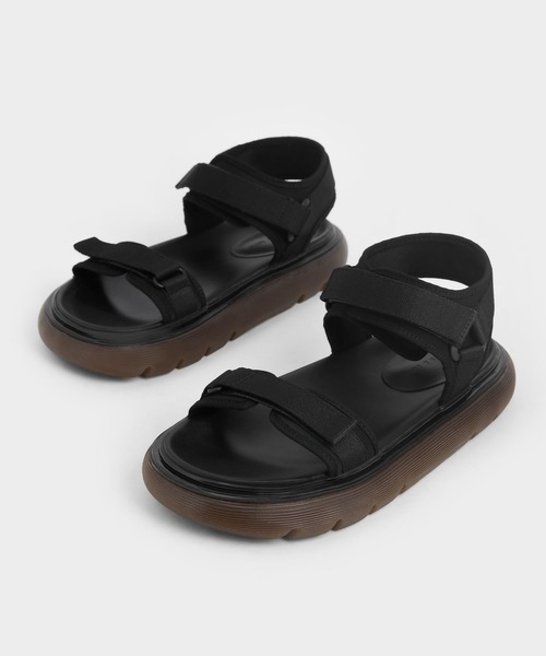 CHARLES & KEITH（チャールズ & キース）の「リサイクルポリエステル ベルクロストラップサンダル / Recycled Polyester Velcro-Strap Sports Sandals（サンダル・レディース・ブルー/ライラック/ブラック/イエロー・23cm/24.5cm/25.5cm/25cm/22.5cm/23.5cm）」の6枚目の写真