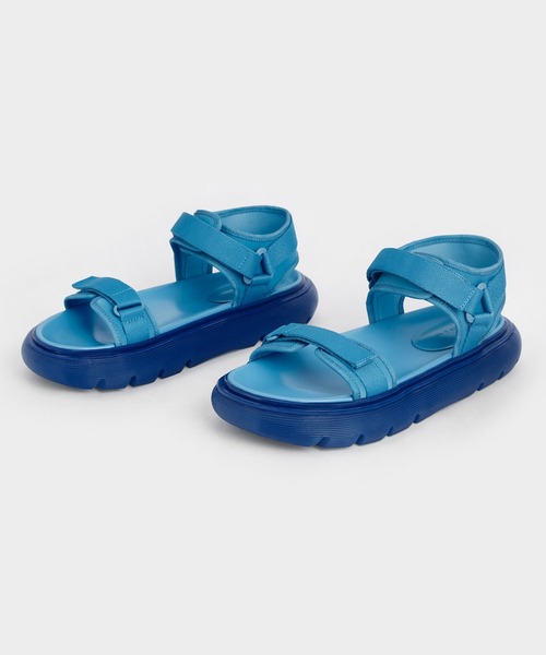 CHARLES & KEITH（チャールズ & キース）の「リサイクルポリエステル ベルクロストラップサンダル / Recycled Polyester Velcro-Strap Sports Sandals（サンダル・レディース・ブルー/ライラック/ブラック/イエロー・23cm/24.5cm/25.5cm/25cm/22.5cm/23.5cm）」の12枚目の写真