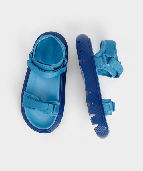CHARLES & KEITH（チャールズ & キース）の「リサイクルポリエステル ベルクロストラップサンダル / Recycled Polyester Velcro-Strap Sports Sandals（サンダル・レディース・ブルー/ライラック/ブラック/イエロー・23cm/24.5cm/25.5cm/25cm/22.5cm/23.5cm）」の15枚目の写真