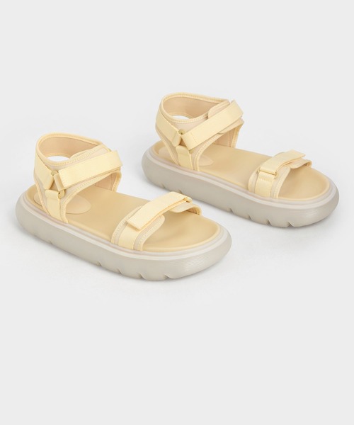 CHARLES & KEITH（チャールズ & キース）の「リサイクルポリエステル ベルクロストラップサンダル / Recycled Polyester Velcro-Strap Sports Sandals（サンダル・レディース・ブルー/ライラック/ブラック/イエロー・23cm/24.5cm/25.5cm/25cm/22.5cm/23.5cm）」の17枚目の写真
