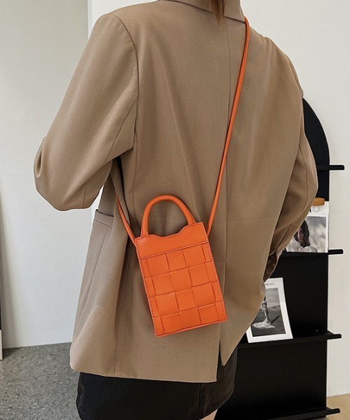 CLEA（クレア）の「格子編みフェイクレザーショルダーバッグ（ショルダーバッグ・レディース・ホワイト/グリーン/ブラック/オレンジ/ベージュ・FREE）」の5枚目の写真