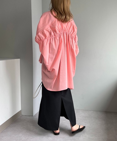 CAPRICIEUX LE'MAGE(カプリシューレマージュ)の「ヨークギャザーフレンチシャツ(シャツ/ブラウス・レディース・ホワイト/ピンク/オレンジ/グリーン・FREE)」の6枚目の写真