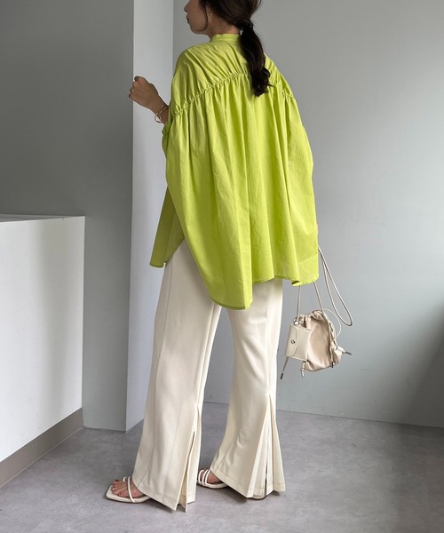 CAPRICIEUX LE'MAGE(カプリシューレマージュ)の「ヨークギャザーフレンチシャツ(シャツ/ブラウス・レディース・ホワイト/ピンク/オレンジ/グリーン・FREE)」の9枚目の写真