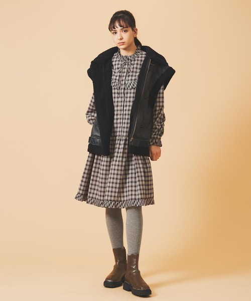 MILKFED.（ミルクフェド）の「FAUX MOUTON VEST（ムートンコート・レディース・ブラック/ベージュ/ブラウン・ONE SIZE）」の13枚目の写真