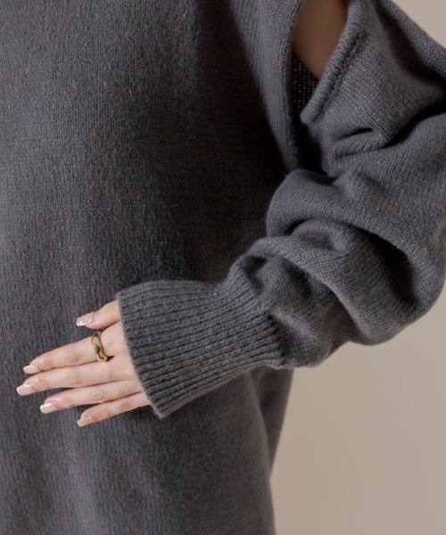 mline（エムライン）の「[mline] ショルダースリットニット（ニット/セーター・レディース・チャコールグレー/グリーン/アイボリー・FREE）」の9枚目の写真