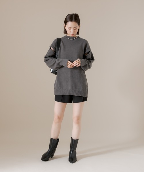 mline（エムライン）の「[mline] ショルダースリットニット（ニット/セーター・レディース・チャコールグレー/グリーン/アイボリー・FREE）」の4枚目の写真